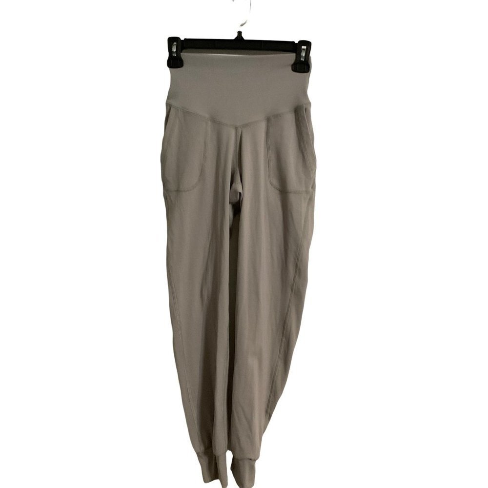 CLS SPORTSWEAR Scrunch Butt Joggers w/Pockets in Light Grey sz. XXS